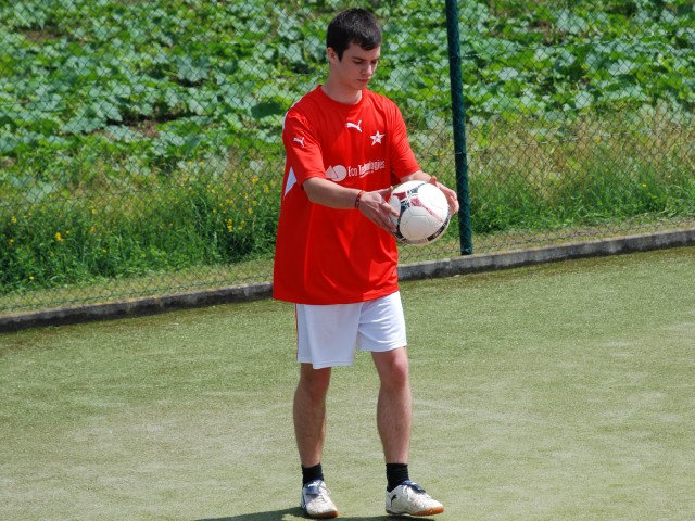 4704_tennisfussball_schw065.jpg