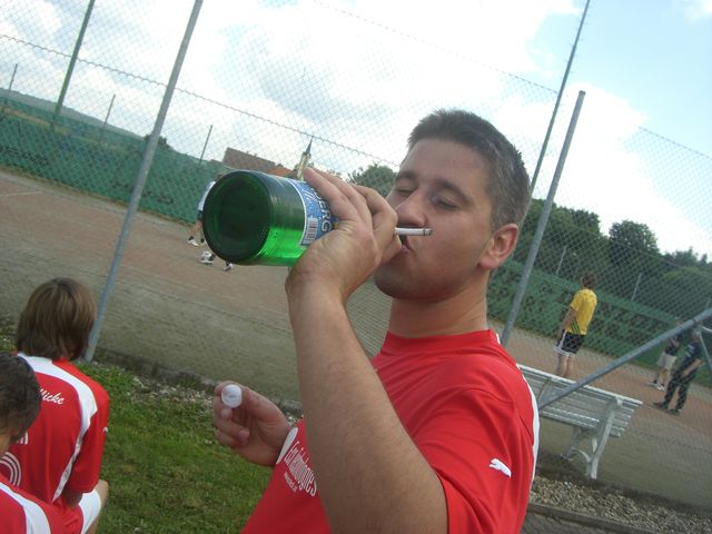 4709_tennisfussball_schw002.jpg