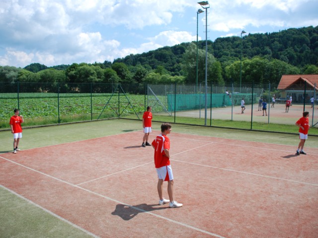 4713_tennisfussball_schw045.jpg